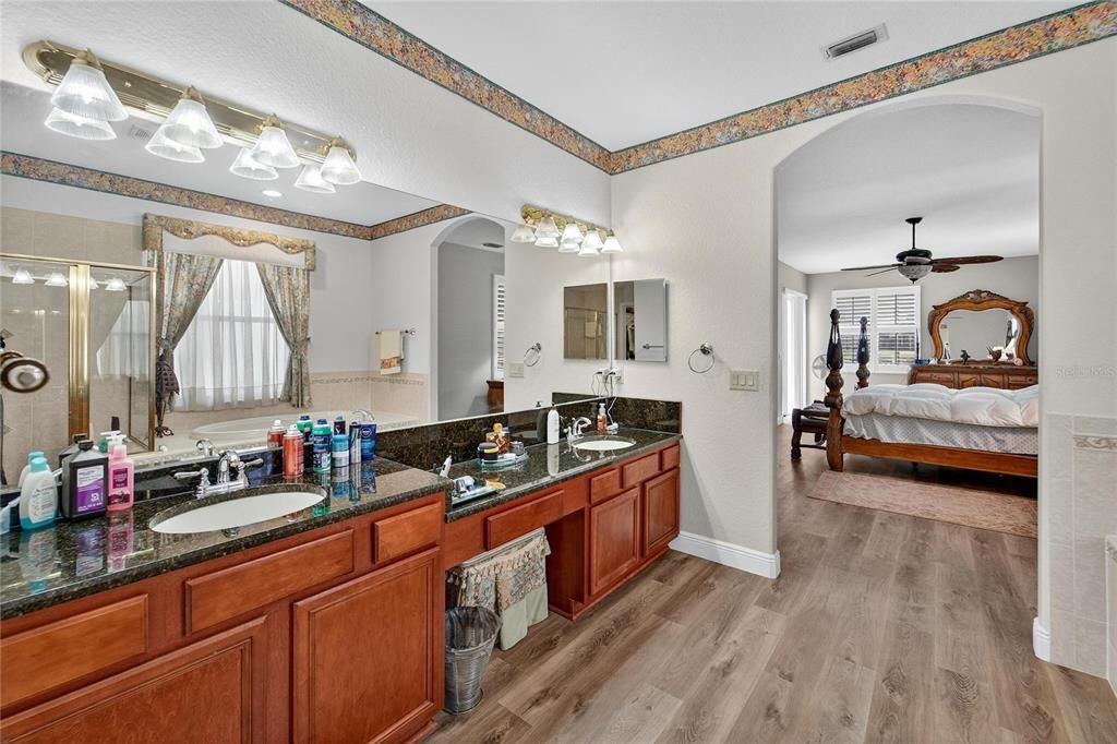 For Sale: $524,000 (4 beds, 3 baths, 2612 Square Feet)