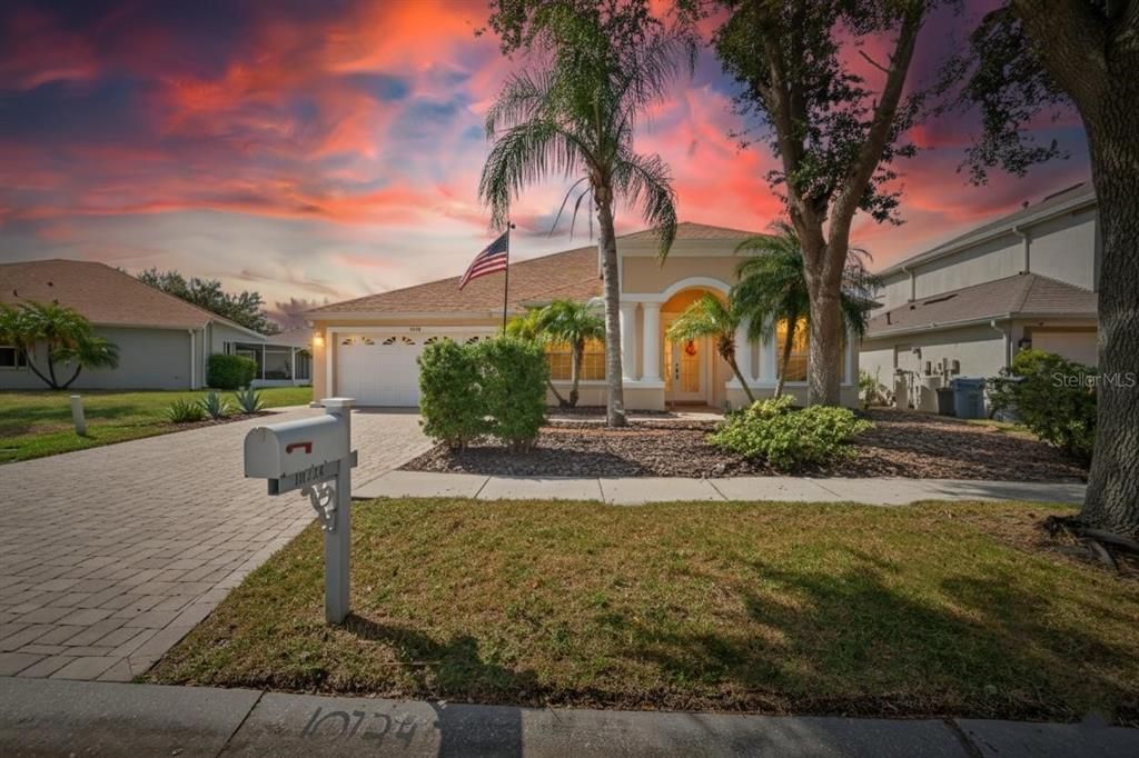 For Sale: $524,000 (4 beds, 3 baths, 2612 Square Feet)