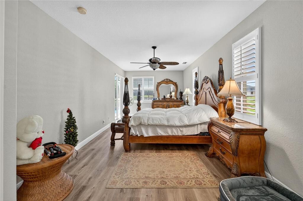 For Sale: $524,000 (4 beds, 3 baths, 2612 Square Feet)