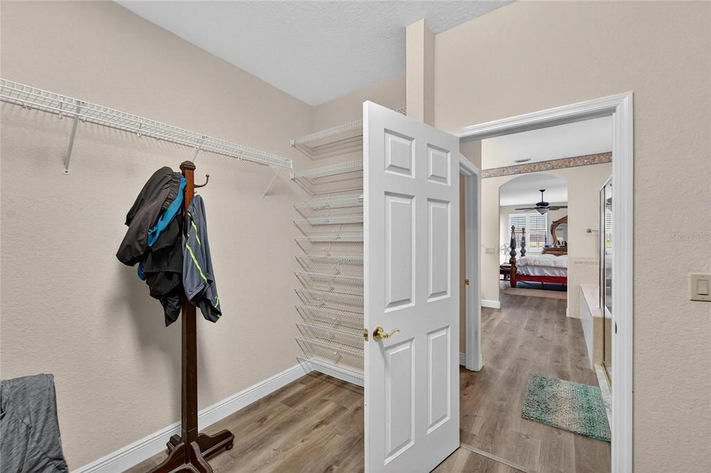 For Sale: $524,000 (4 beds, 3 baths, 2612 Square Feet)