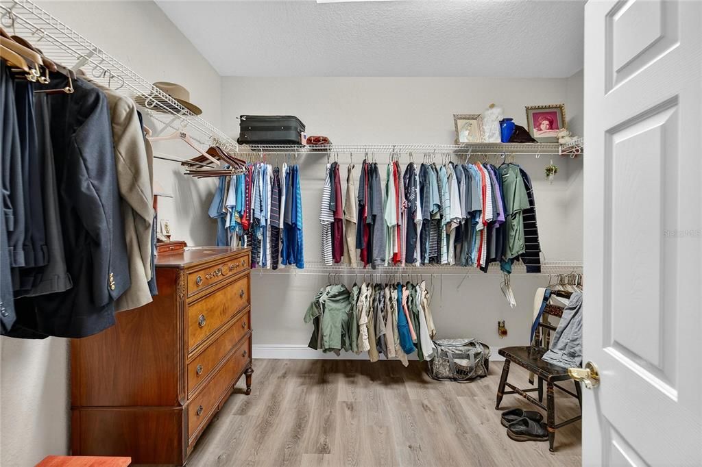 For Sale: $524,000 (4 beds, 3 baths, 2612 Square Feet)