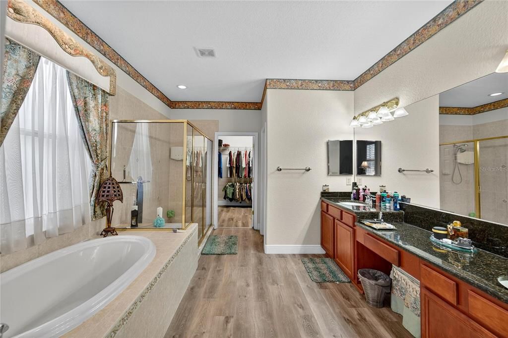 For Sale: $524,000 (4 beds, 3 baths, 2612 Square Feet)