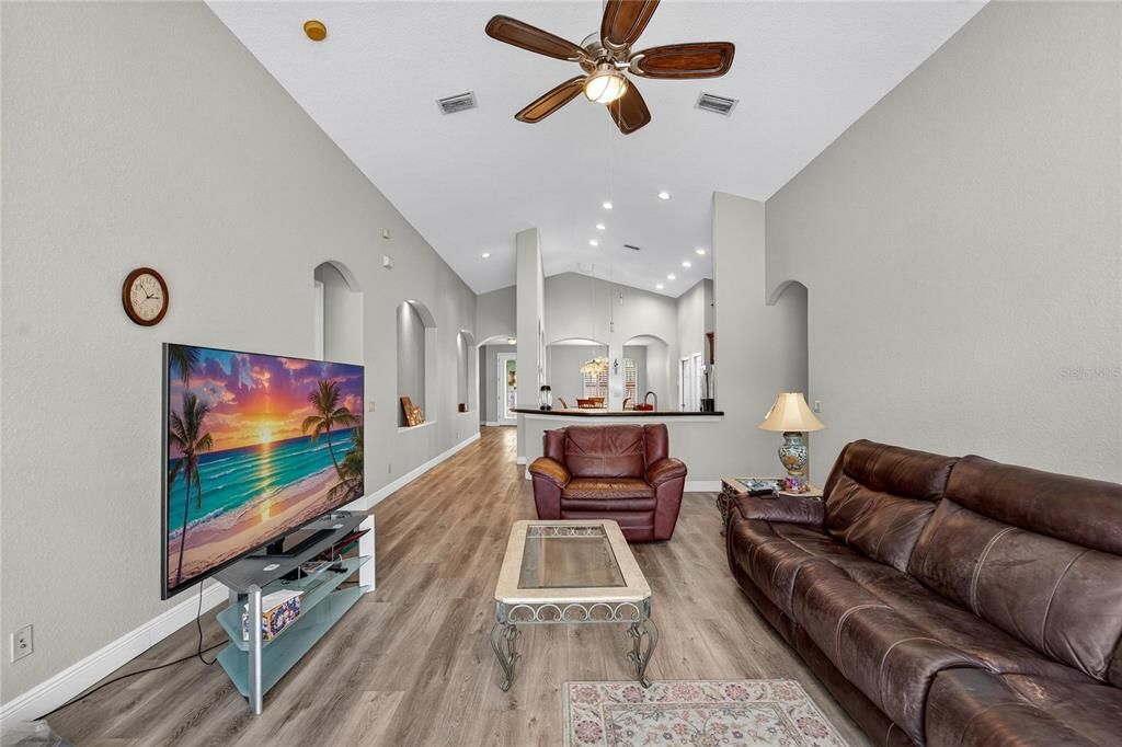 For Sale: $524,000 (4 beds, 3 baths, 2612 Square Feet)