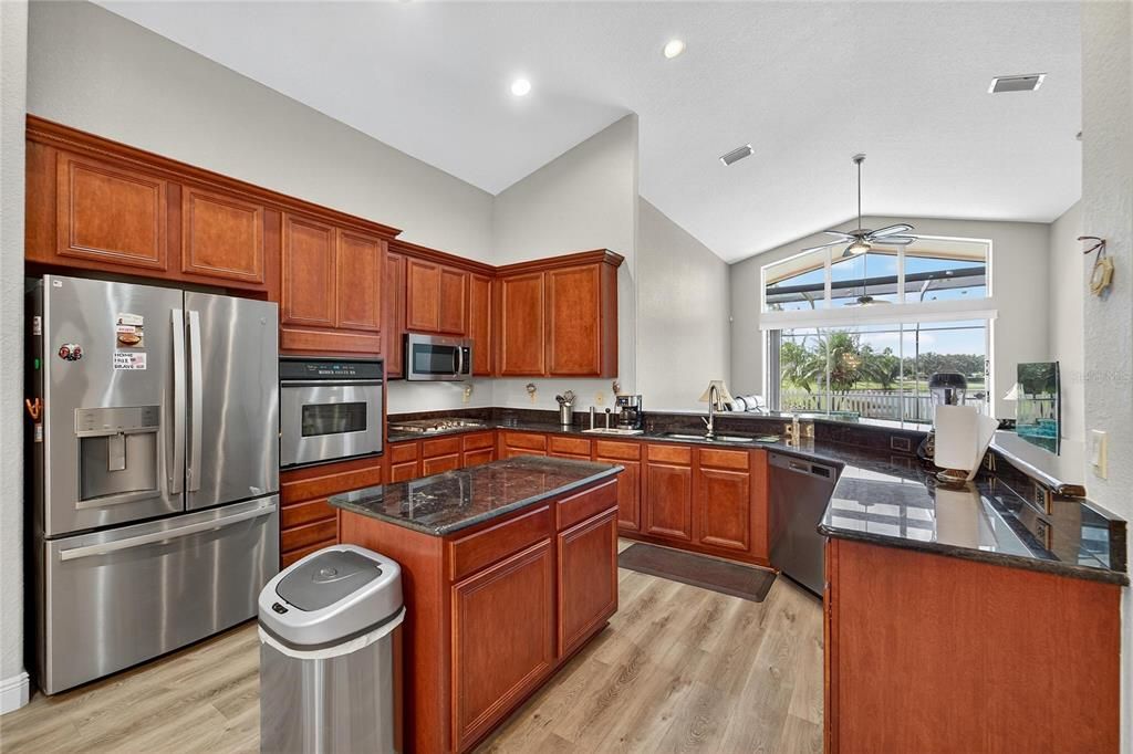 For Sale: $524,000 (4 beds, 3 baths, 2612 Square Feet)