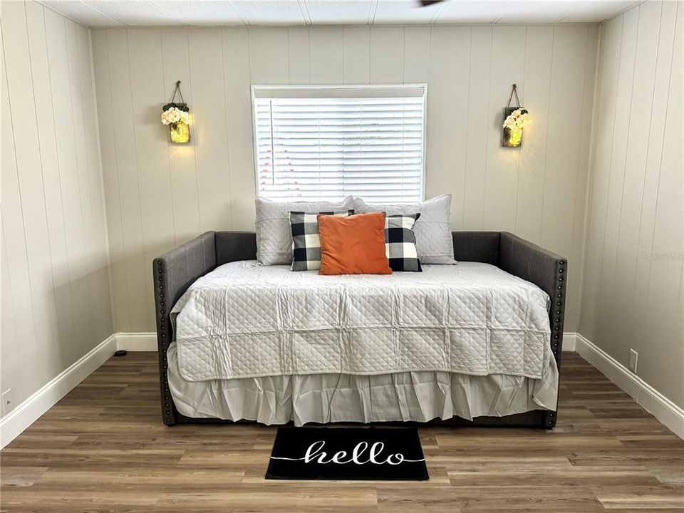 For Sale: $219,000 (3 beds, 2 baths, 960 Square Feet)