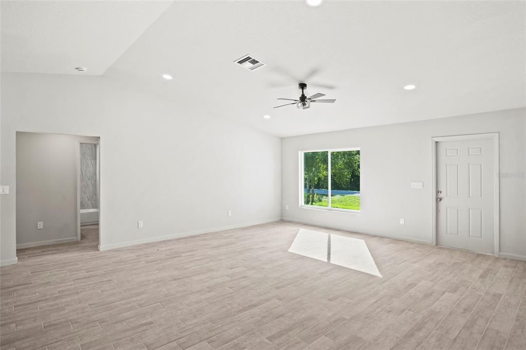 На продажу: $349,900 (3 спален, 2 ванн, 1485 Квадратных фут)