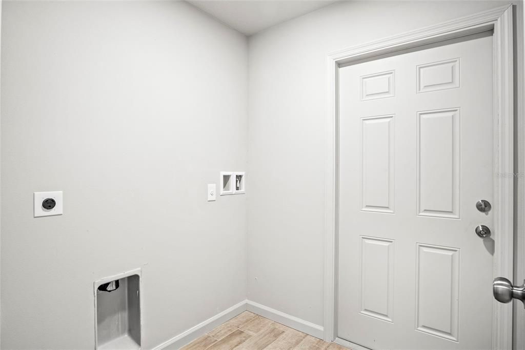 На продажу: $349,900 (3 спален, 2 ванн, 1485 Квадратных фут)