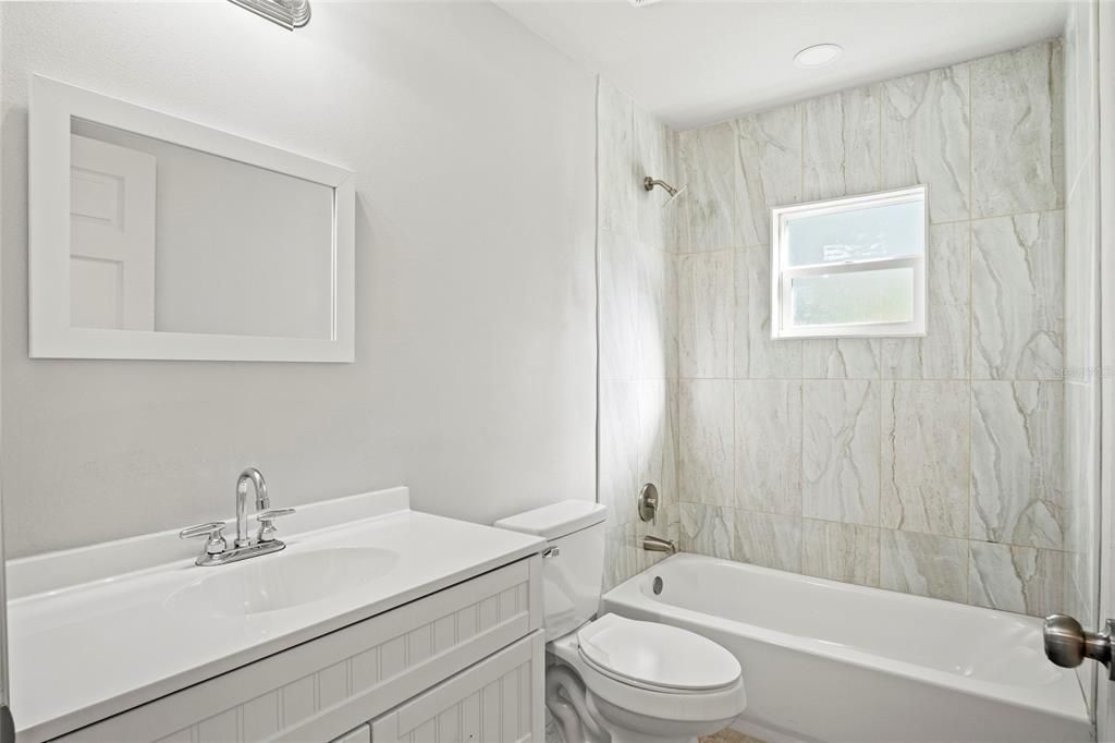 На продажу: $349,900 (3 спален, 2 ванн, 1485 Квадратных фут)