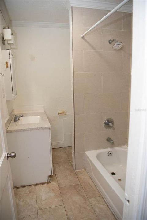 Под контрактом: $220,000 (2 спален, 1 ванн, 1188 Квадратных фут)