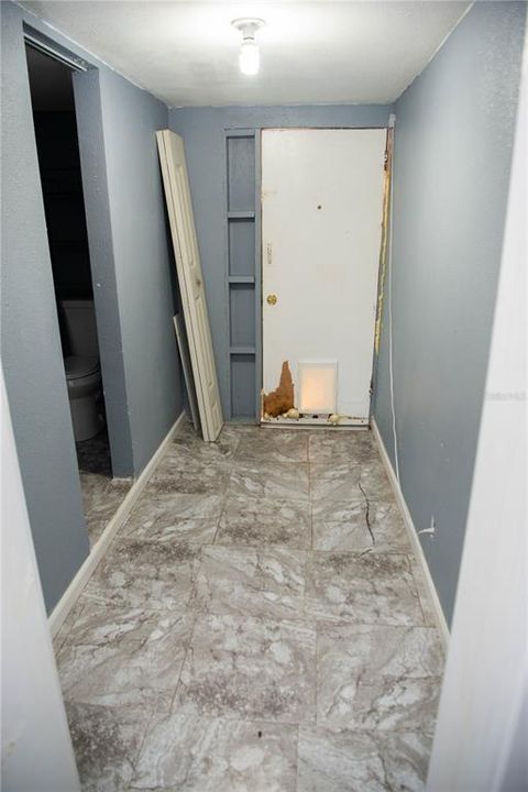 Под контрактом: $220,000 (2 спален, 1 ванн, 1188 Квадратных фут)