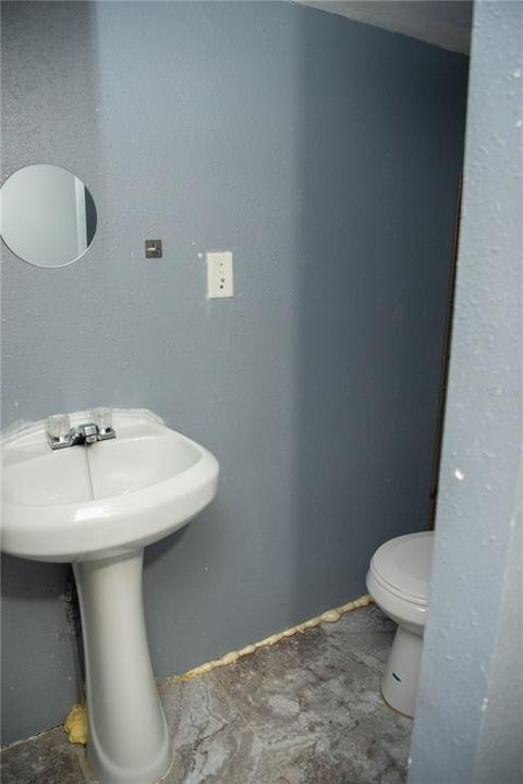 Под контрактом: $220,000 (2 спален, 1 ванн, 1188 Квадратных фут)