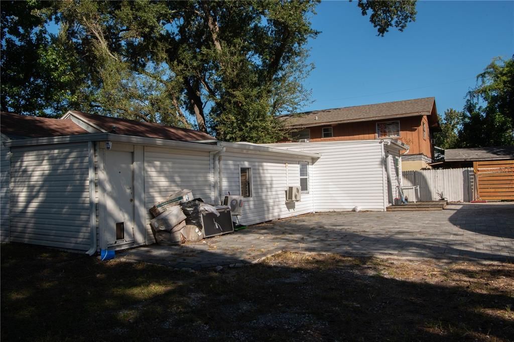 Под контрактом: $220,000 (2 спален, 1 ванн, 1188 Квадратных фут)