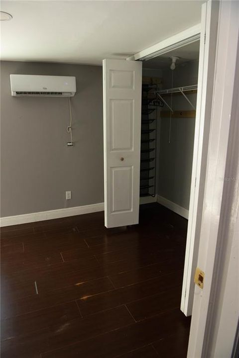 Под контрактом: $220,000 (2 спален, 1 ванн, 1188 Квадратных фут)