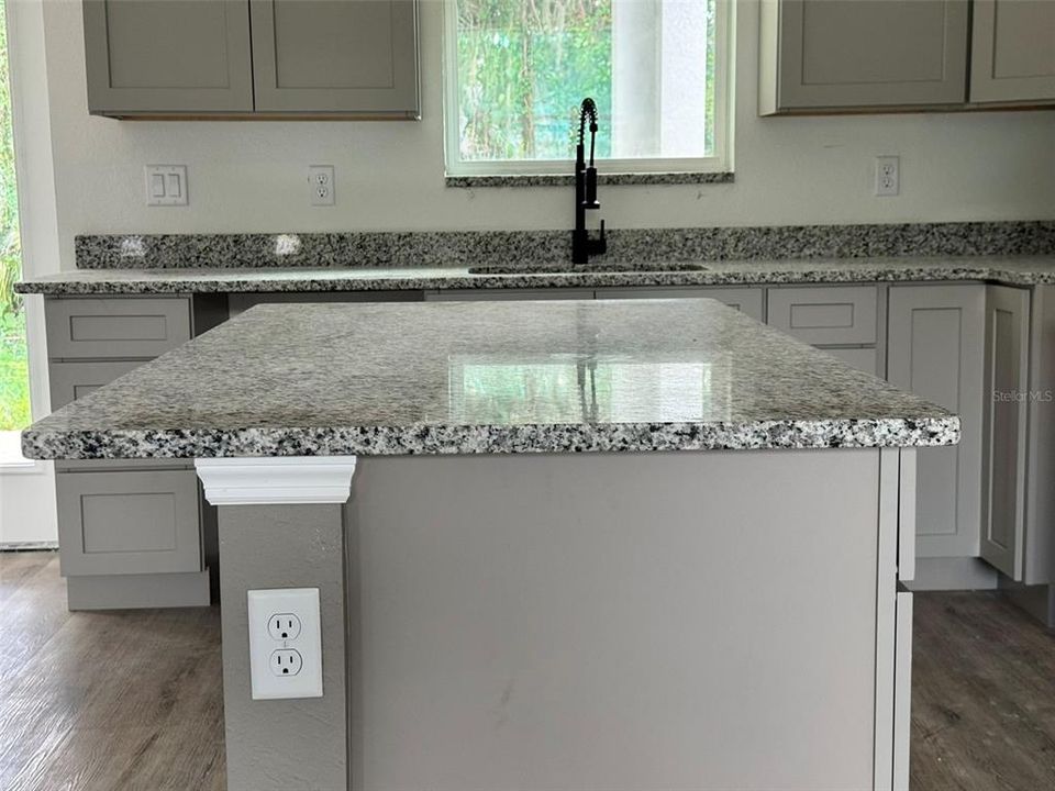 For Sale: $275,000 (3 beds, 2 baths, 1338 Square Feet)