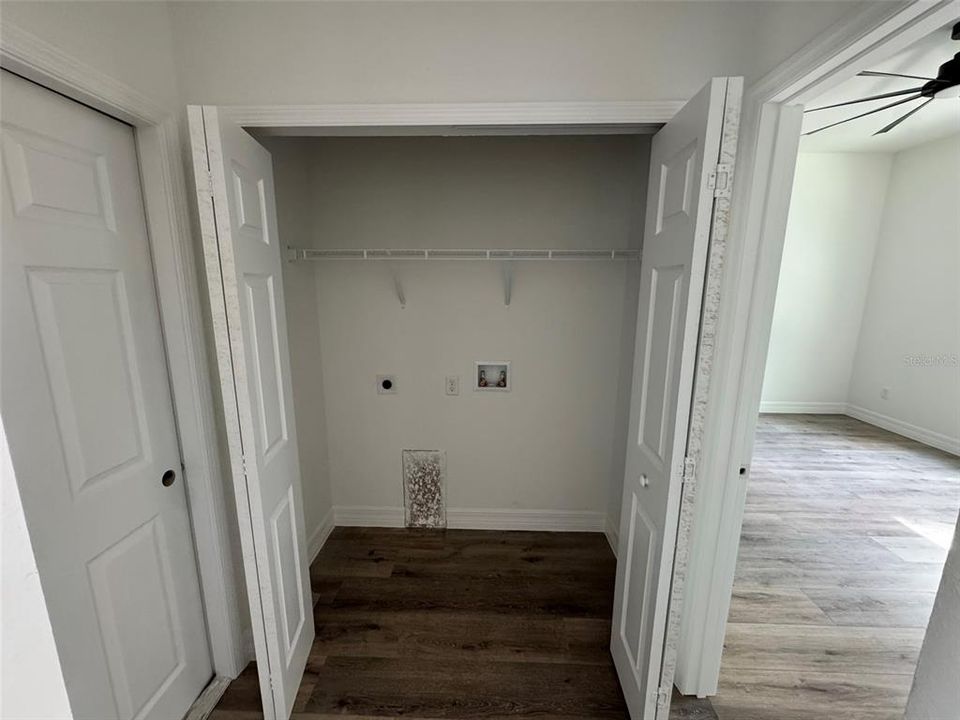 For Sale: $275,000 (3 beds, 2 baths, 1338 Square Feet)