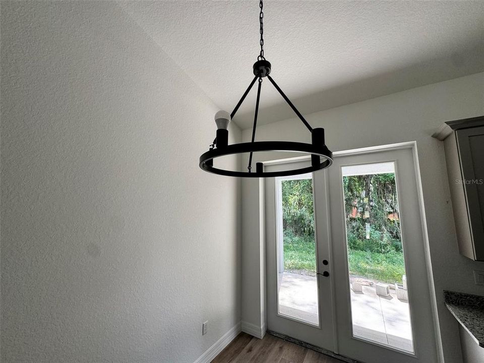 For Sale: $275,000 (3 beds, 2 baths, 1338 Square Feet)