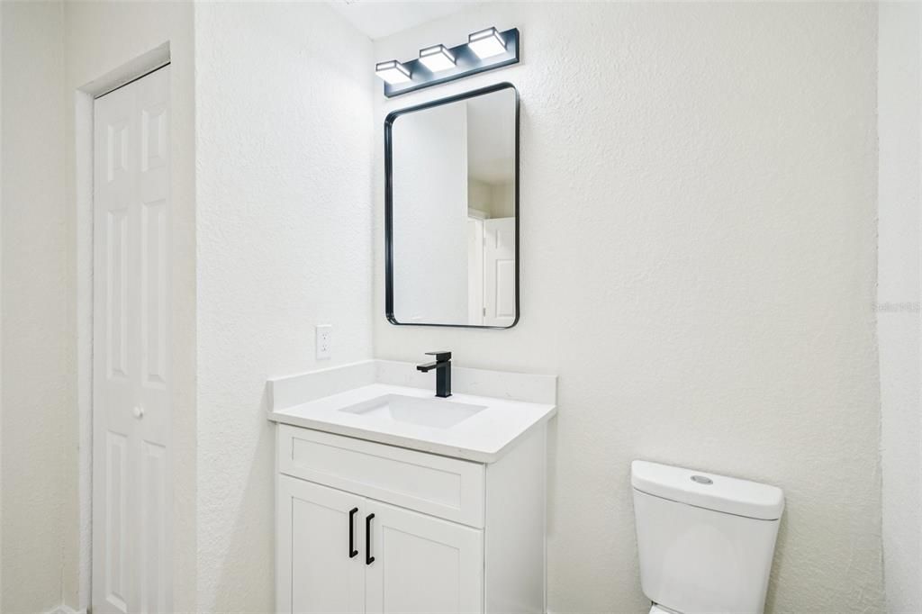 待售: $380,000 (4 贝兹, 2 浴室, 1424 平方英尺)