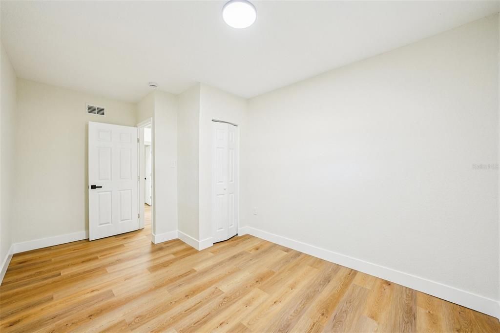 待售: $380,000 (4 贝兹, 2 浴室, 1424 平方英尺)