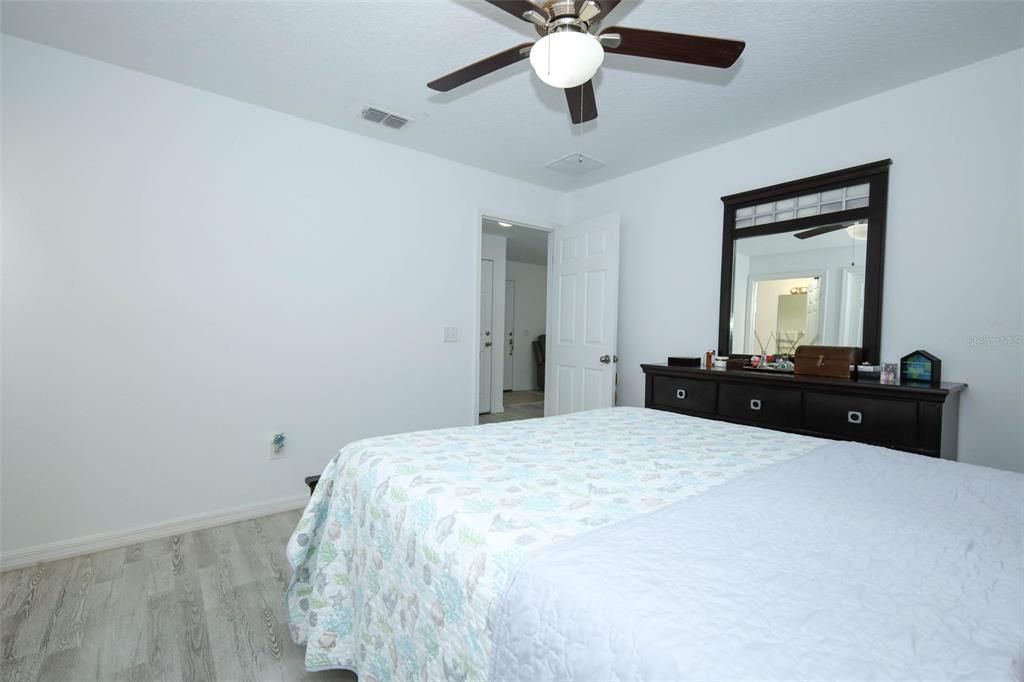 For Sale: $315,000 (3 beds, 2 baths, 1298 Square Feet)