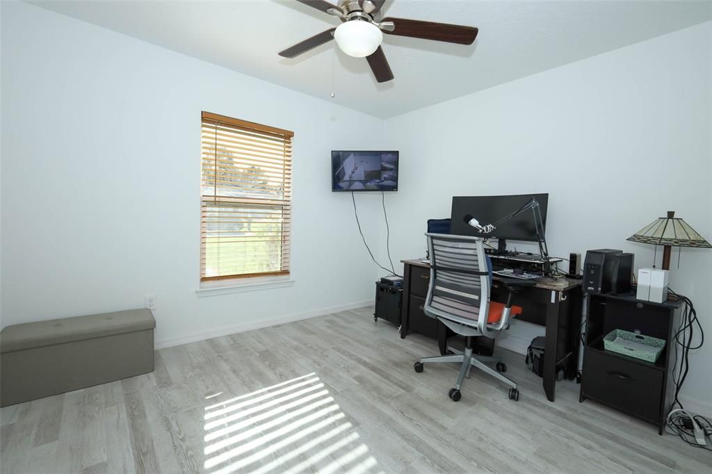 For Sale: $315,000 (3 beds, 2 baths, 1298 Square Feet)