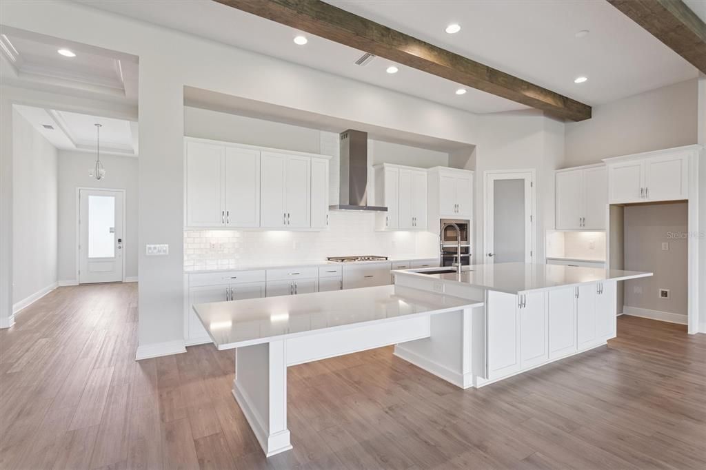 На продажу: $964,990 (5 спален, 4 ванн, 4602 Квадратных фут)