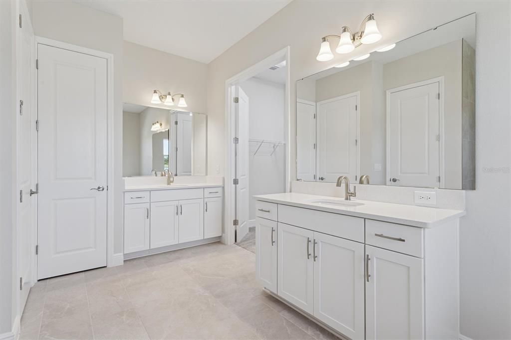 На продажу: $964,990 (5 спален, 4 ванн, 4602 Квадратных фут)