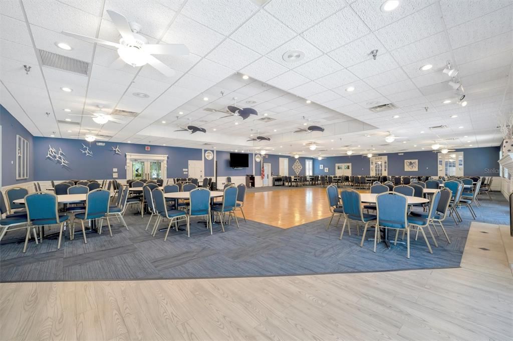 Под контрактом: $420,000 (3 спален, 2 ванн, 1738 Квадратных фут)