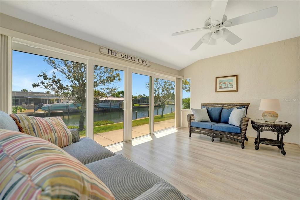 Под контрактом: $420,000 (3 спален, 2 ванн, 1738 Квадратных фут)