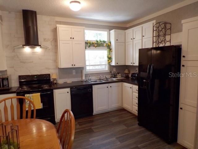 En Venta: $282,900 (3 camas, 2 baños, 1040 Pies cuadrados)