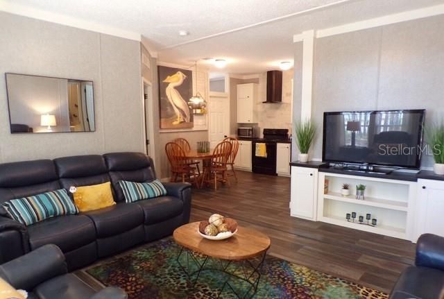 En Venta: $282,900 (3 camas, 2 baños, 1040 Pies cuadrados)