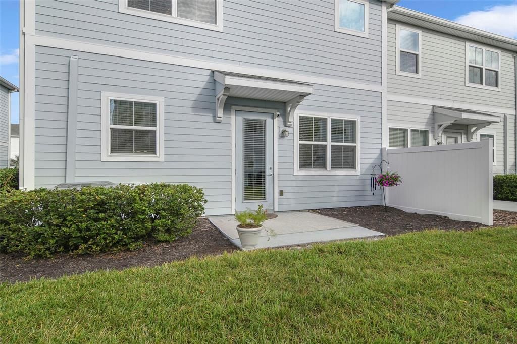 Activo con contrato: $369,500 (3 camas, 2 baños, 2016 Pies cuadrados)