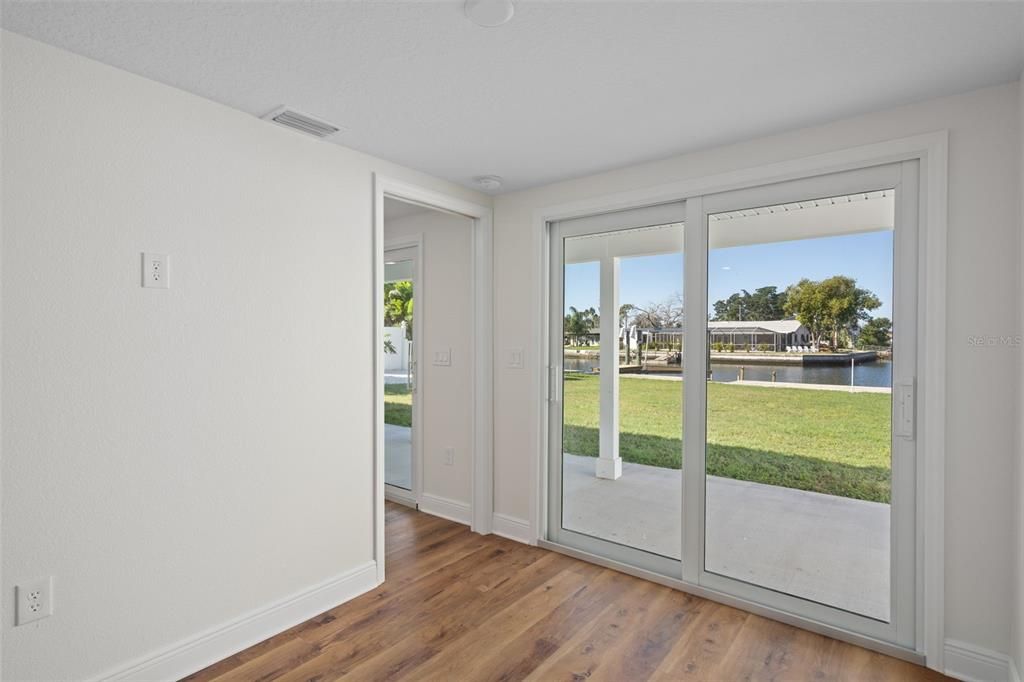 En Venta: $499,000 (4 camas, 3 baños, 1553 Pies cuadrados)