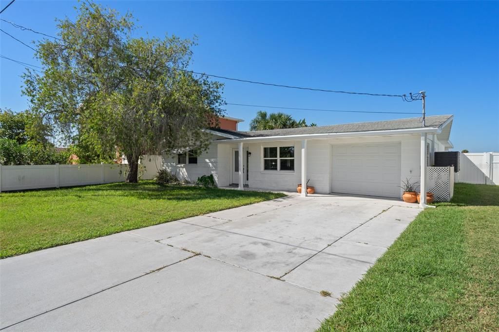 En Venta: $499,000 (4 camas, 3 baños, 1553 Pies cuadrados)