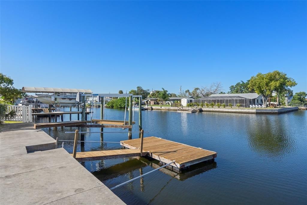 En Venta: $499,000 (4 camas, 3 baños, 1553 Pies cuadrados)