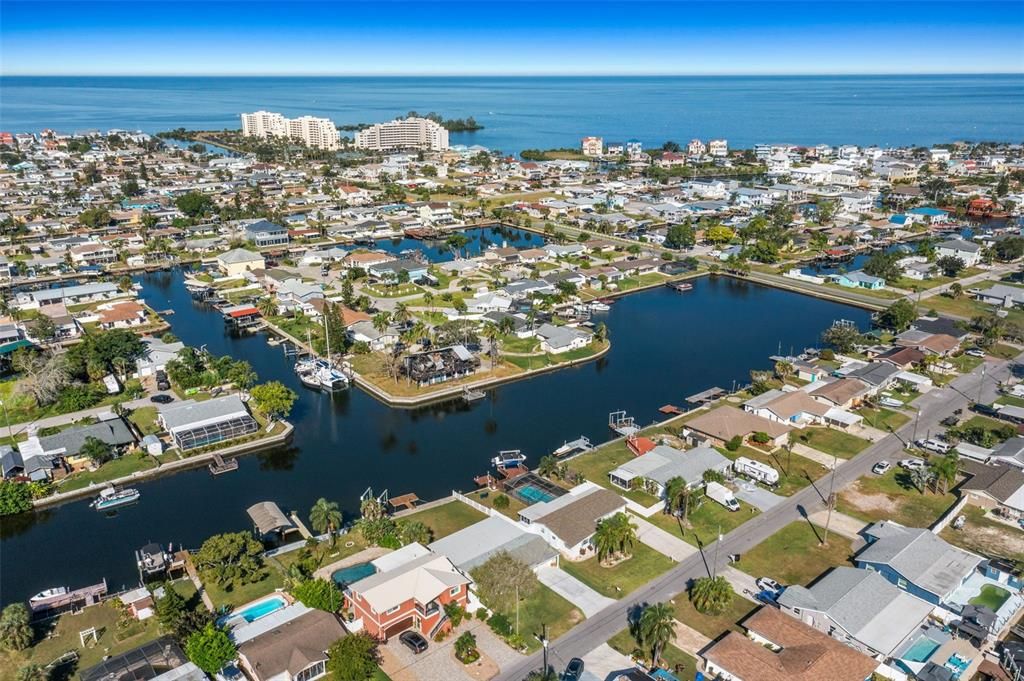 En Venta: $499,000 (4 camas, 3 baños, 1553 Pies cuadrados)