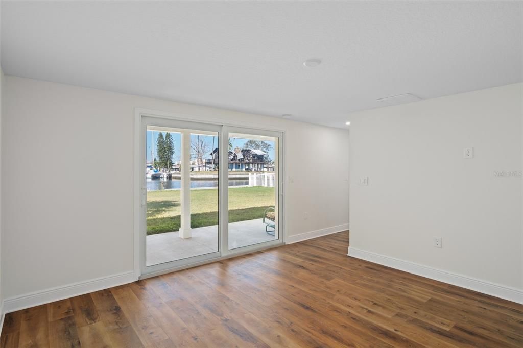 En Venta: $499,000 (4 camas, 3 baños, 1553 Pies cuadrados)