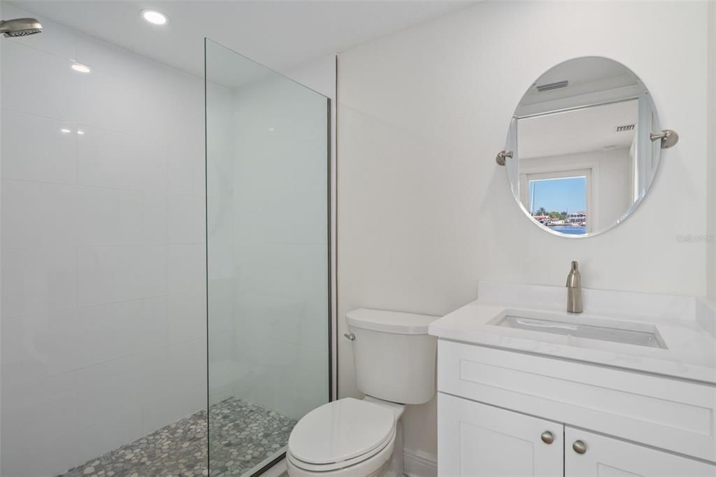 En Venta: $499,000 (4 camas, 3 baños, 1553 Pies cuadrados)