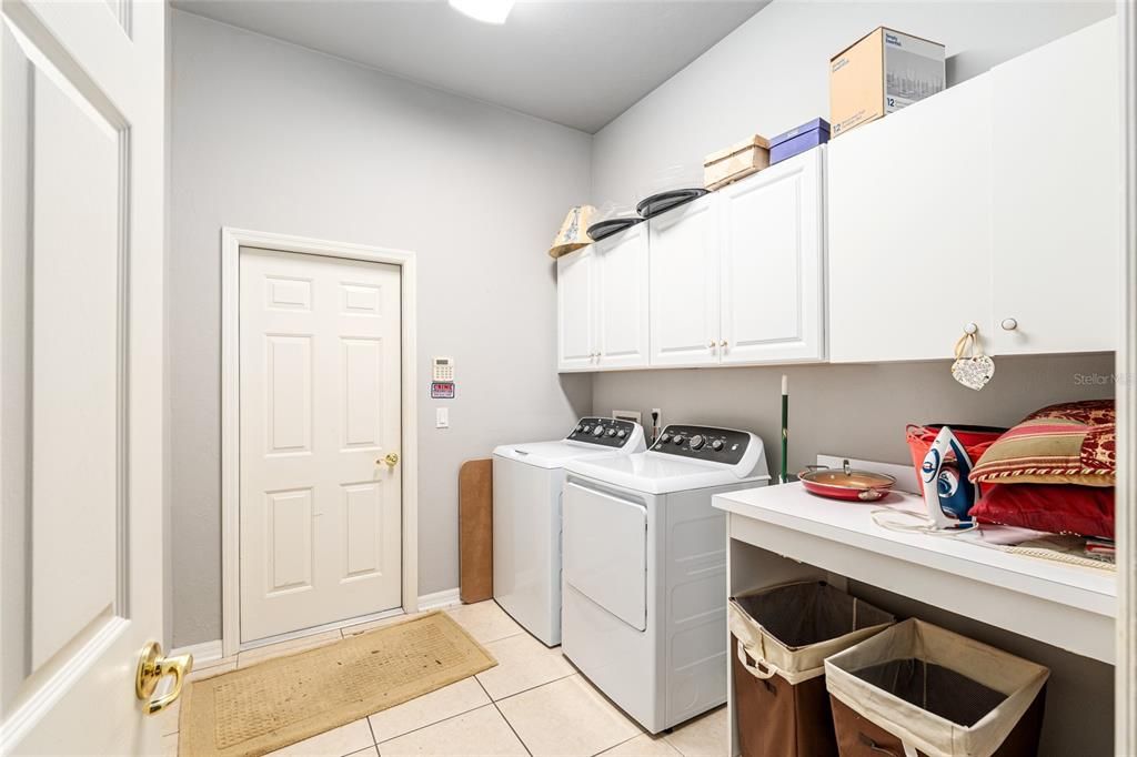 For Sale: $339,900 (3 beds, 2 baths, 2145 Square Feet)