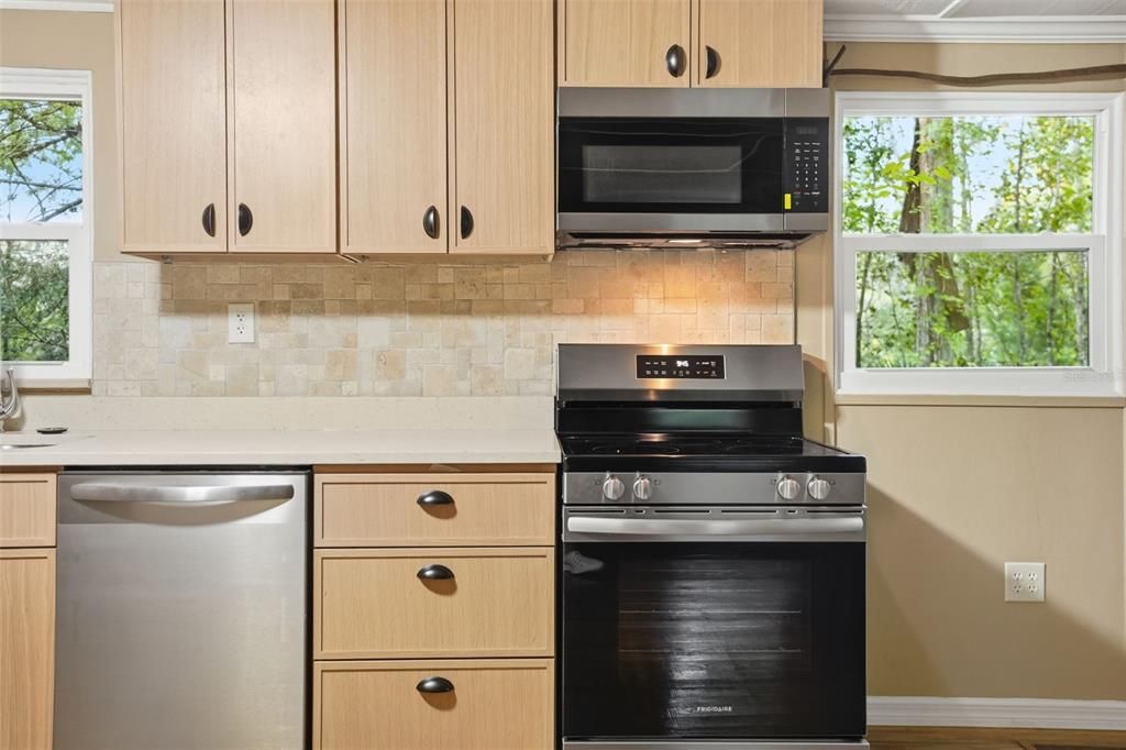 For Sale: $169,000 (1 beds, 1 baths, 600 Square Feet)