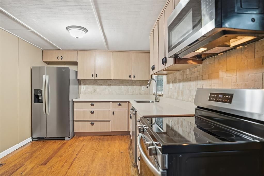 For Sale: $169,000 (1 beds, 1 baths, 600 Square Feet)