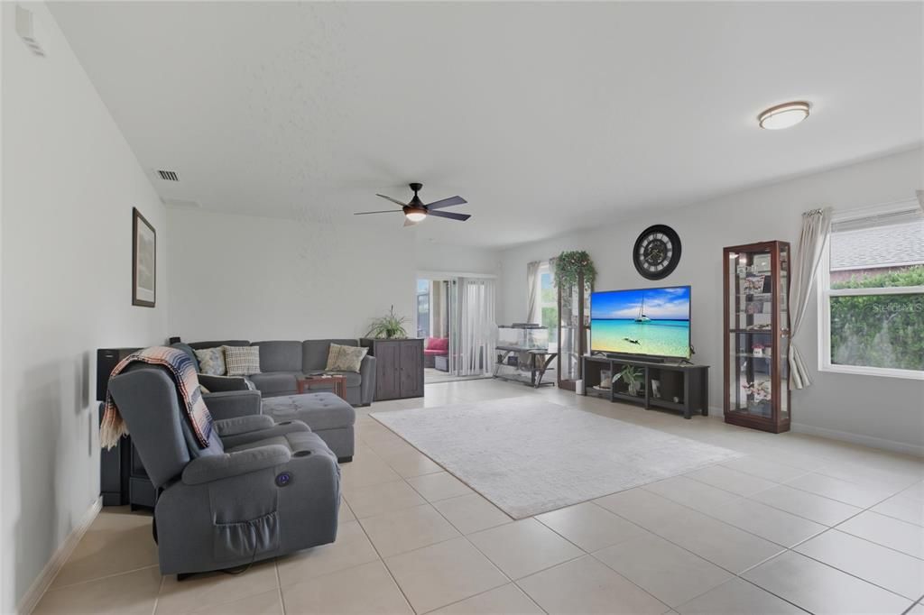 For Sale: $418,900 (3 beds, 2 baths, 1747 Square Feet)