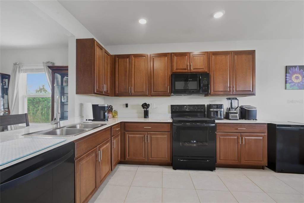 For Sale: $418,900 (3 beds, 2 baths, 1747 Square Feet)