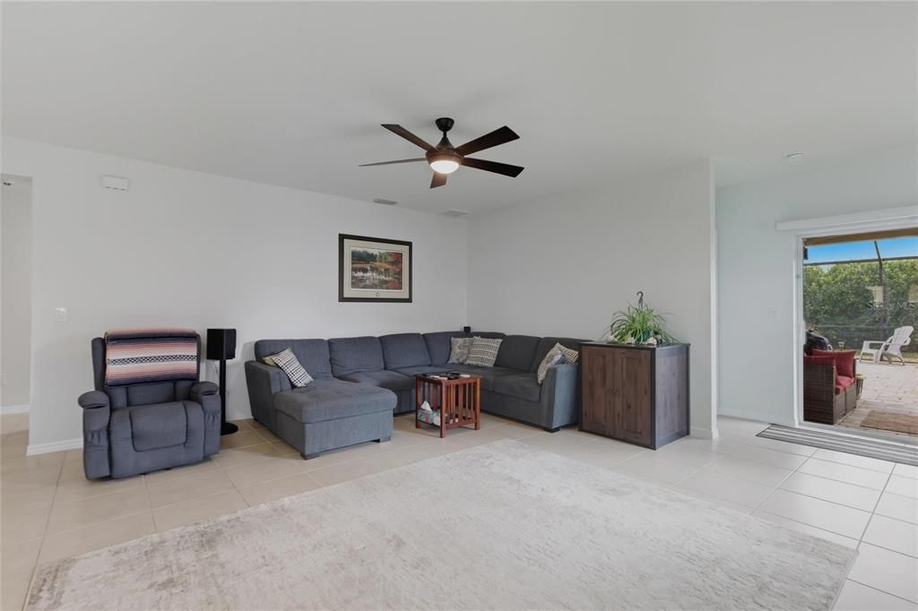 For Sale: $418,900 (3 beds, 2 baths, 1747 Square Feet)