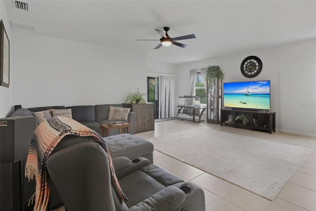 For Sale: $418,900 (3 beds, 2 baths, 1747 Square Feet)