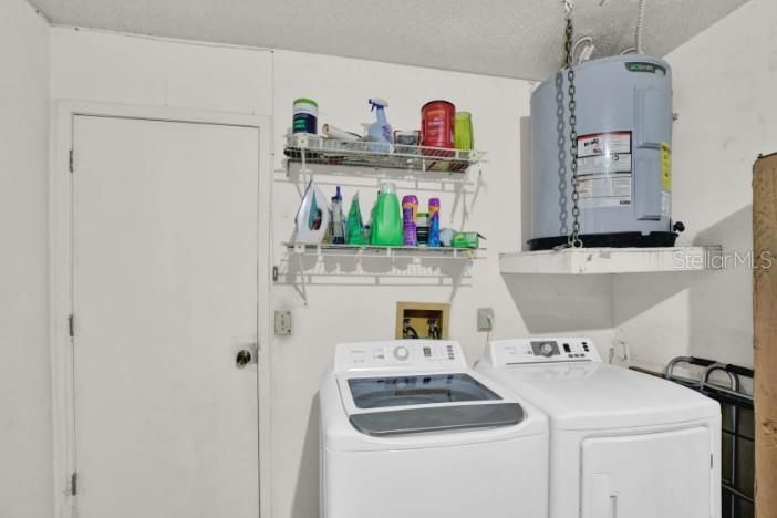 For Sale: $298,000 (3 beds, 2 baths, 1236 Square Feet)