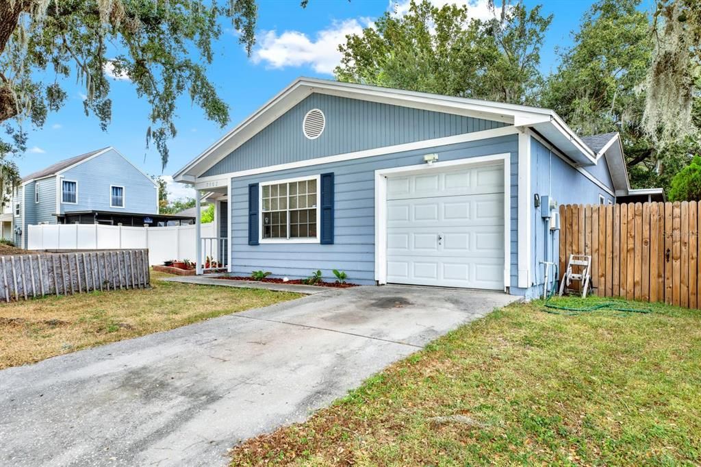 For Sale: $298,000 (3 beds, 2 baths, 1236 Square Feet)