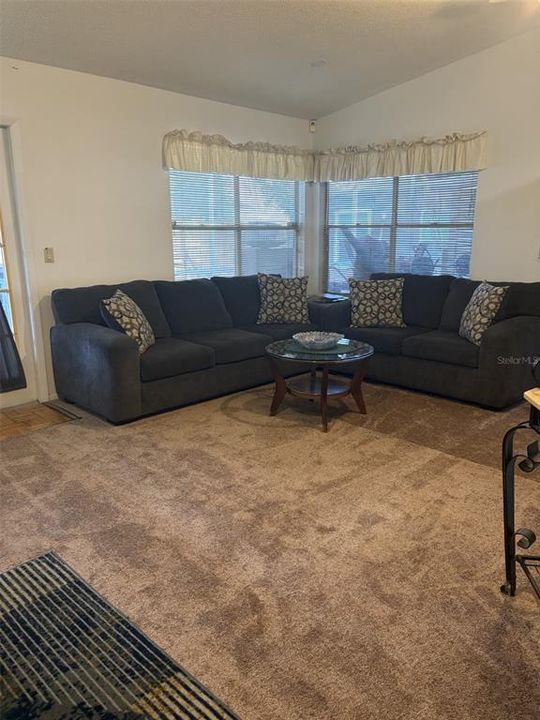 For Sale: $298,000 (3 beds, 2 baths, 1236 Square Feet)