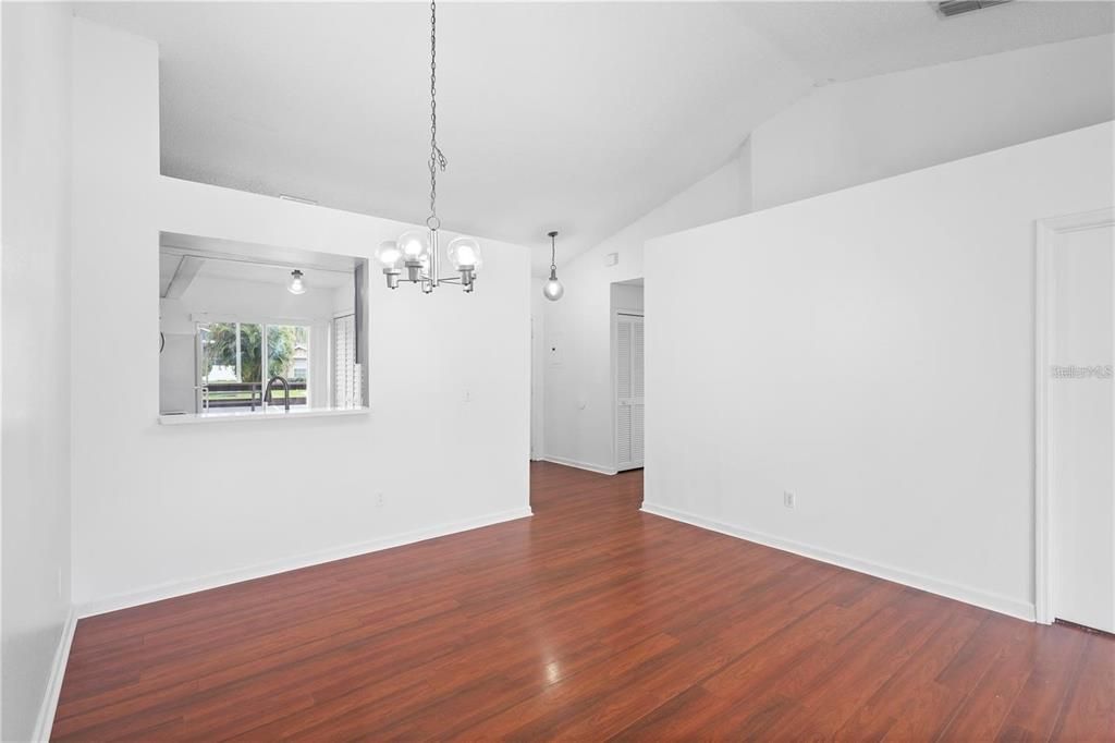 En Renta: $2,000 (3 camas, 2 baños, 1109 Pies cuadrados)