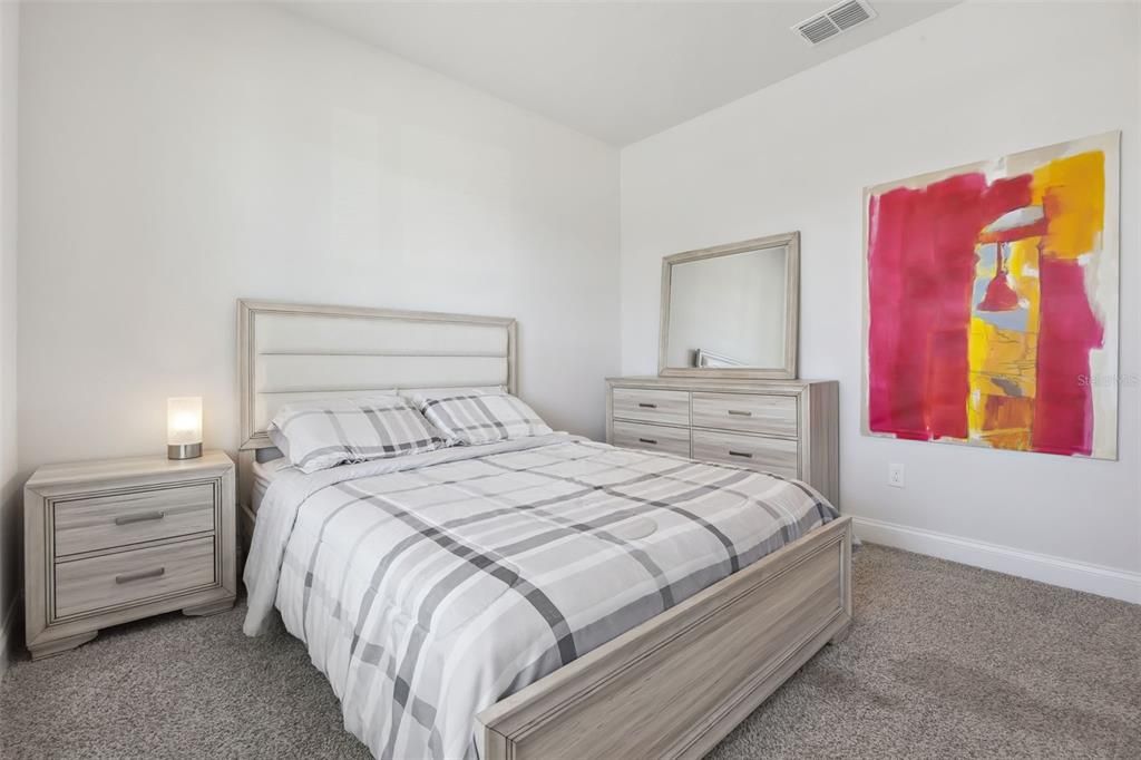 Activo con contrato: $625,000 (3 camas, 2 baños, 2160 Pies cuadrados)