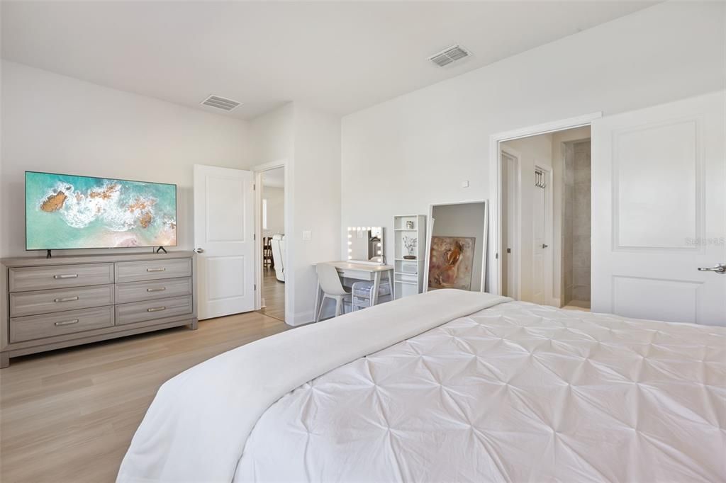 Activo con contrato: $625,000 (3 camas, 2 baños, 2160 Pies cuadrados)